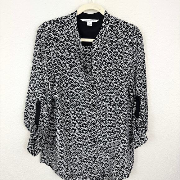 Diane Von Furstenberg Women Gilmore Button Blouse Size 12 100% Silk Floral Black - Picture 1 of 8